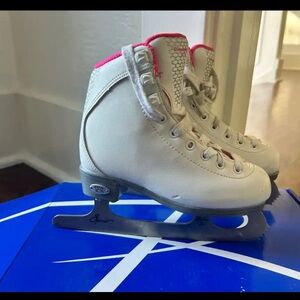 Riedell ice skates size J11
